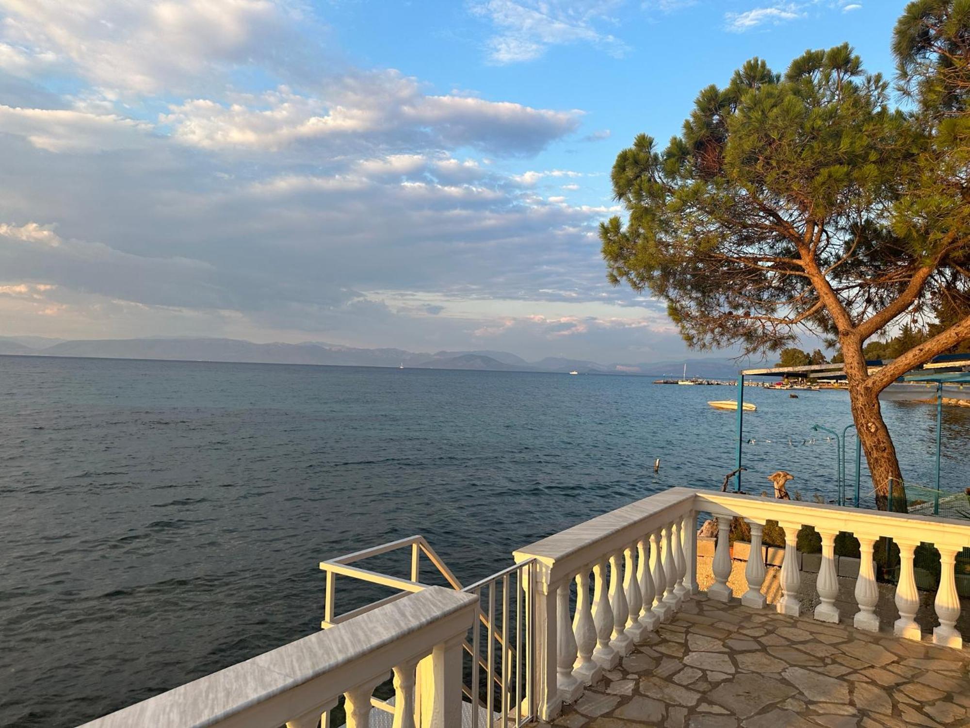 Blue Horizon Villa Mpoukaris Bagian luar foto